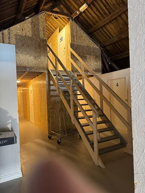  Innendørs minilager på en loft 